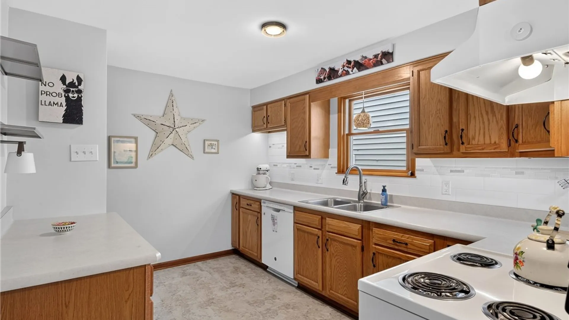 Property at 9920 Moschel Court, Niagara Falls, NY 14304 15