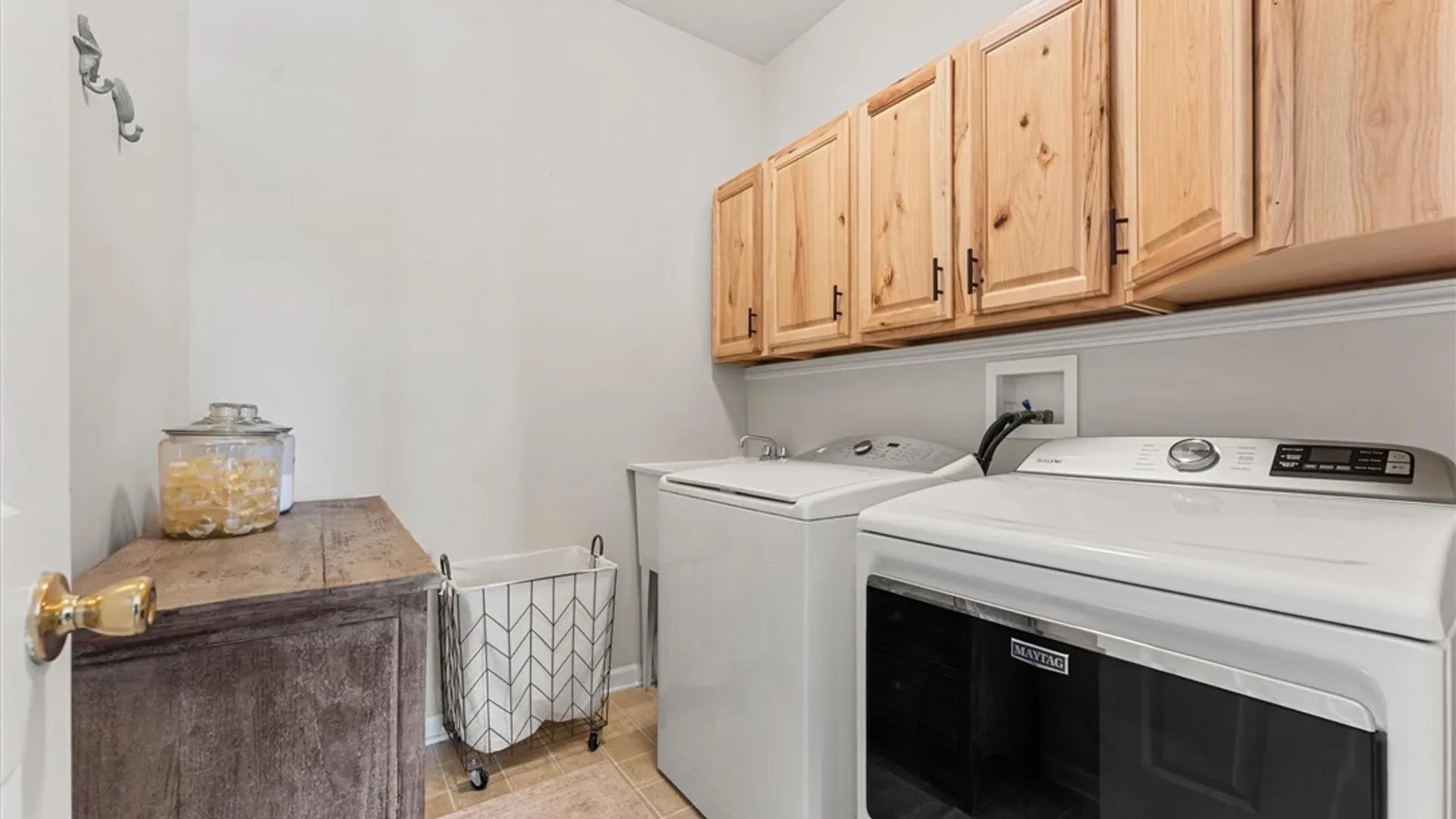 Property at 8778 Alizarin Avenue, Cicero, NY 13039 22