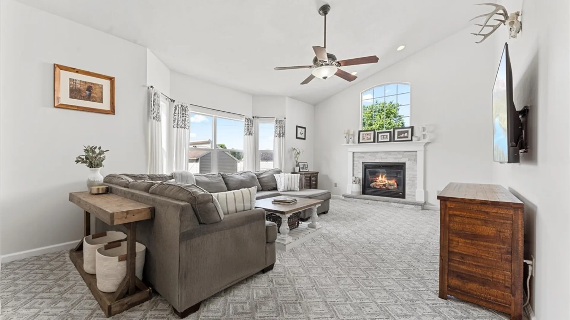 Property at 8778 Alizarin Avenue, Cicero, NY 13039 27