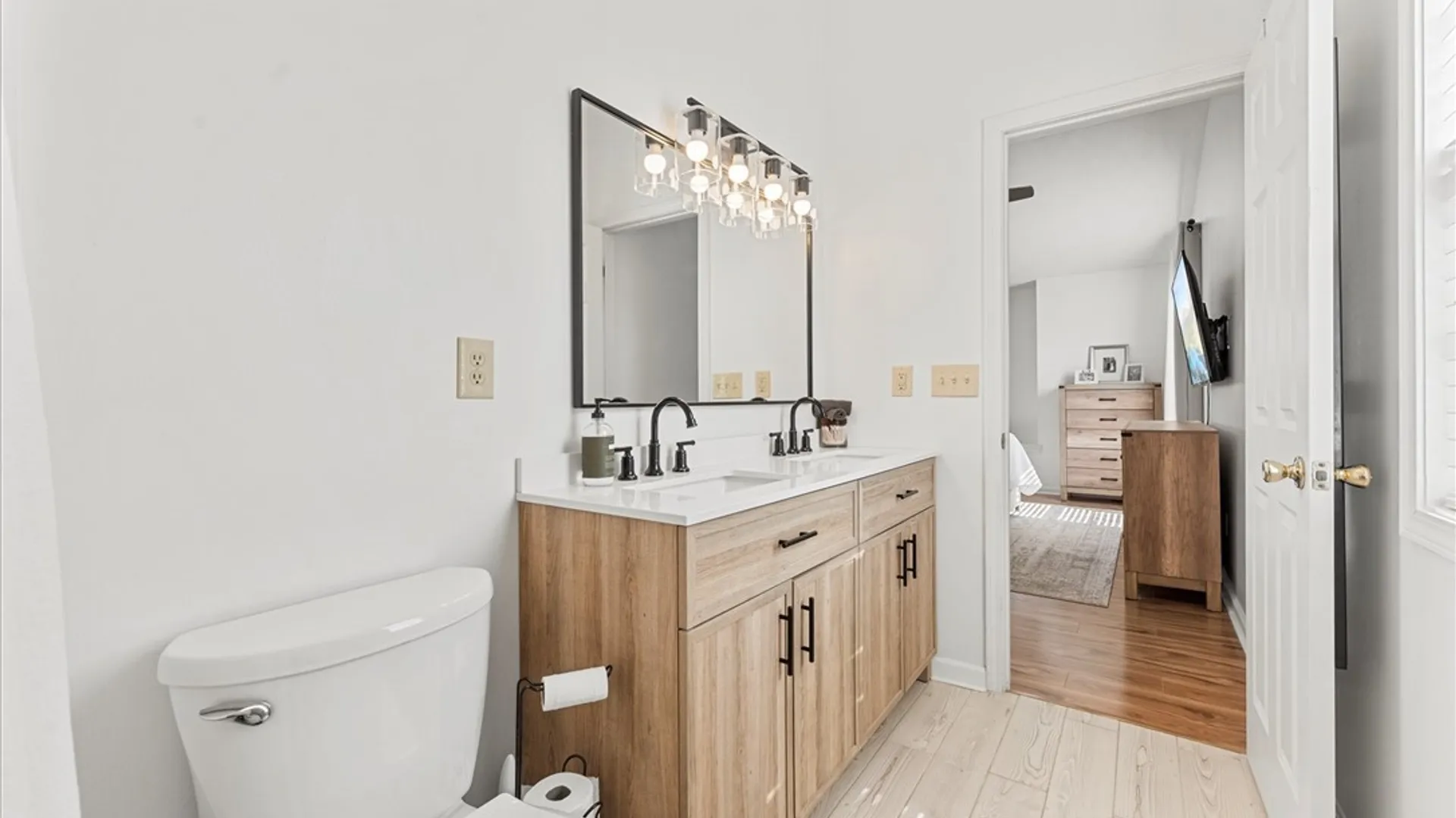 Property at 8778 Alizarin Avenue, Cicero, NY 13039 34