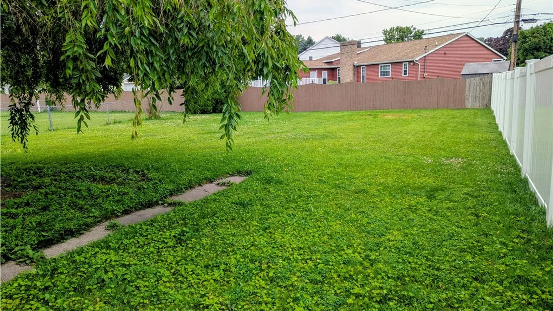 Property at 927 Pioneer Drive, North Tonawanda, NY 14120 37