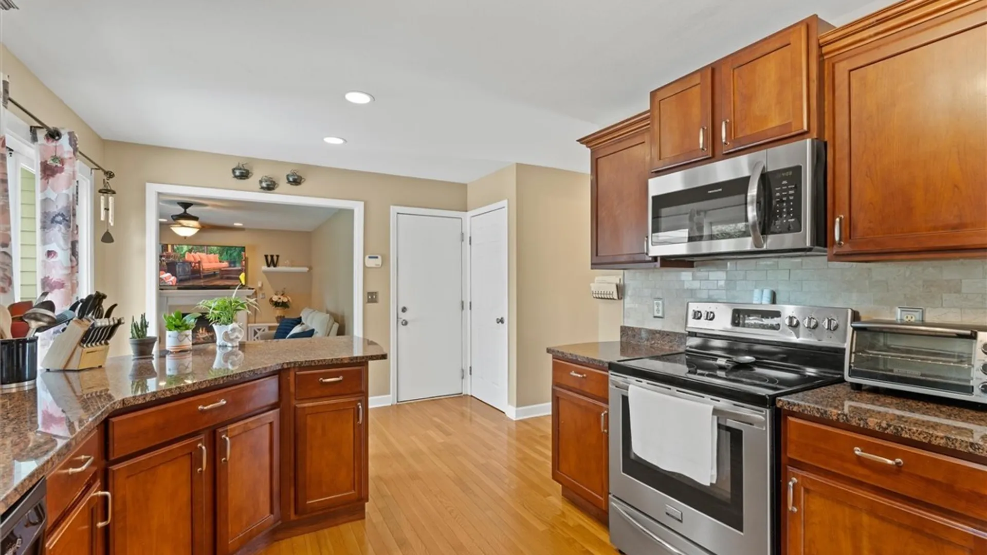 Property at 7404 Bay Chapel Circle, Clay, NY 13088 17