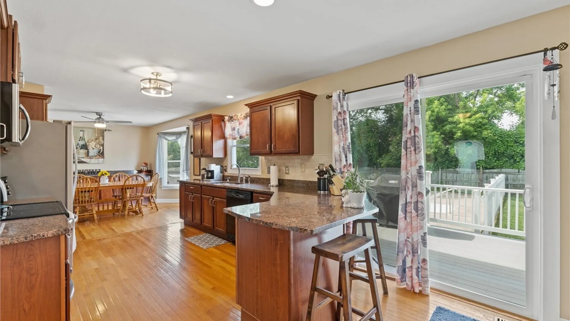 Property at 7404 Bay Chapel Circle, Clay, NY 13088 18