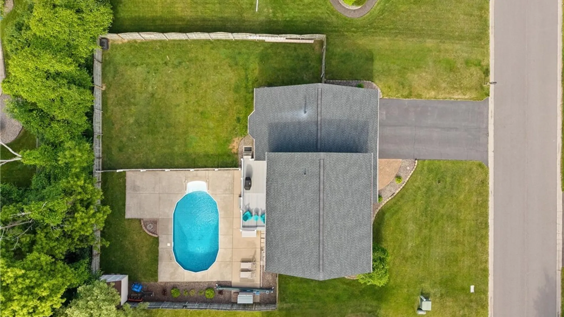 Property at 7404 Bay Chapel Circle, Clay, NY 13088 3