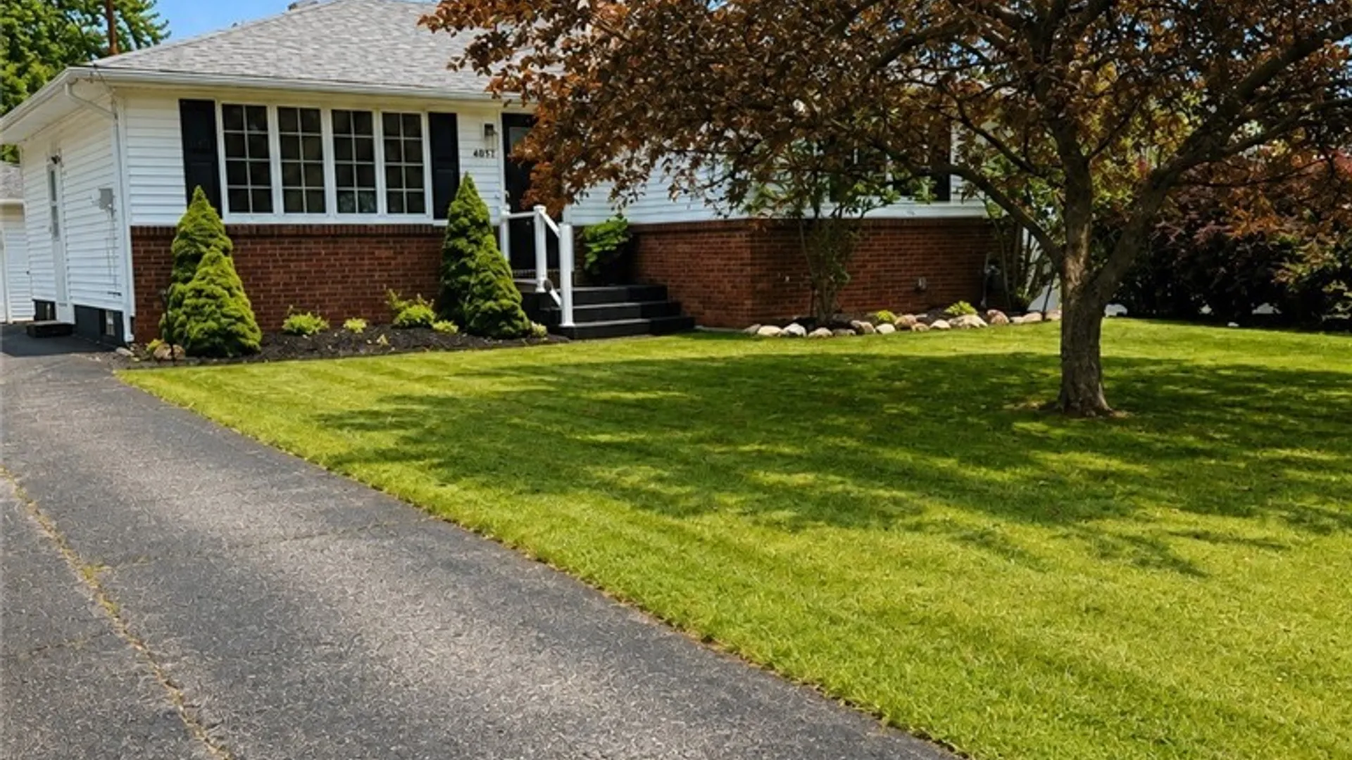 Property at 4032 Clinton Street, West Seneca, NY 14224 3