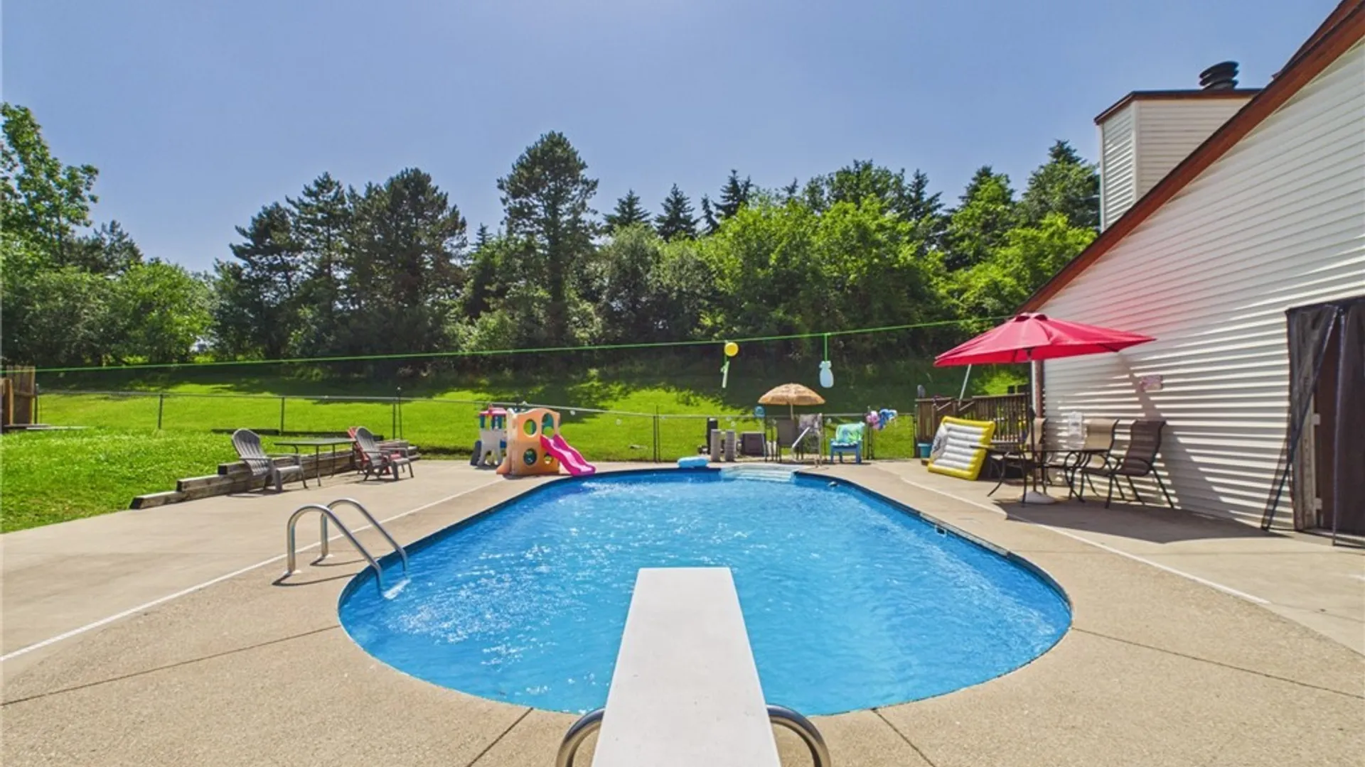 Property at 73 Larsen Lane, West Seneca, NY 14224 12