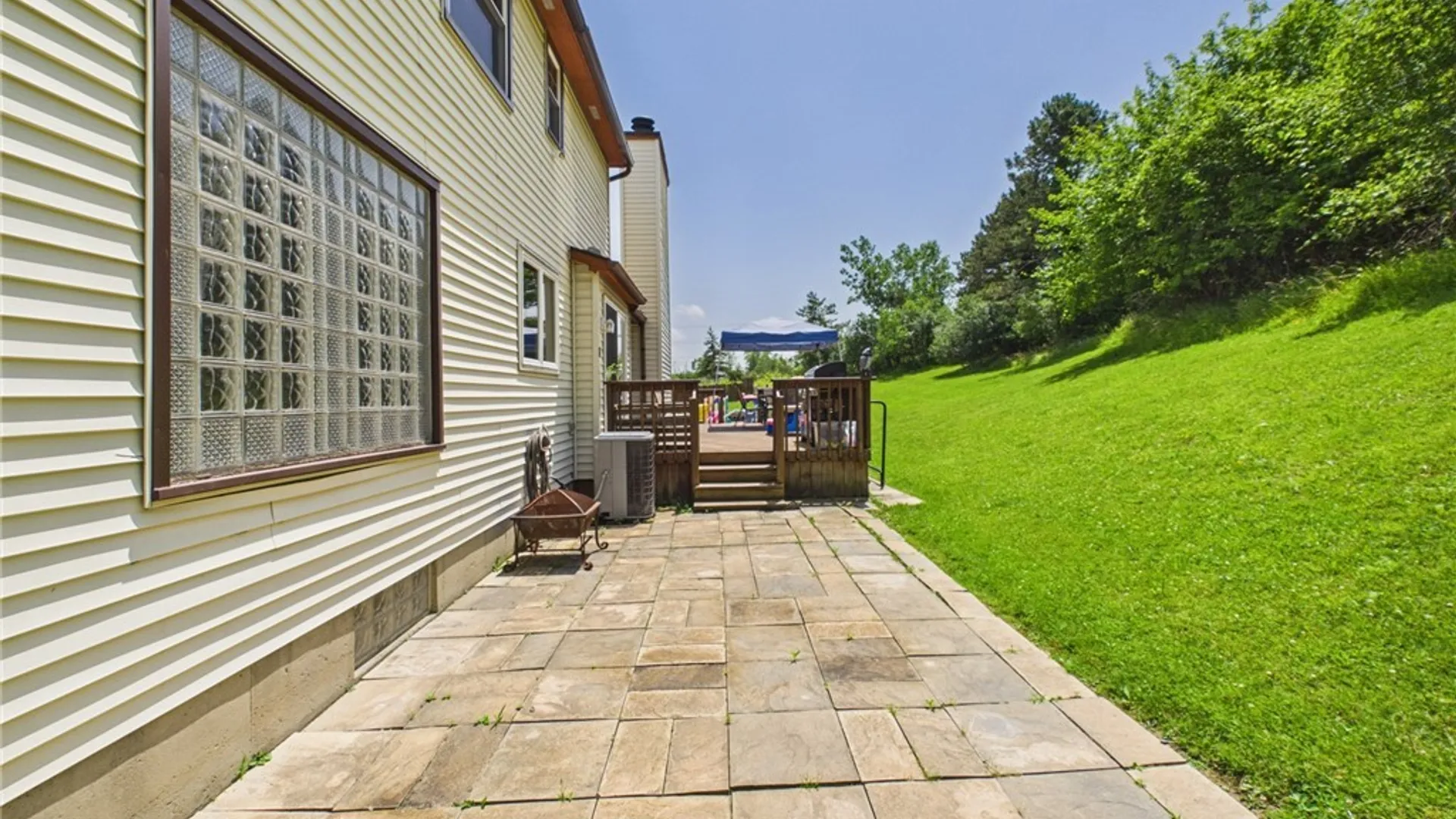 Property at 73 Larsen Lane, West Seneca, NY 14224 15