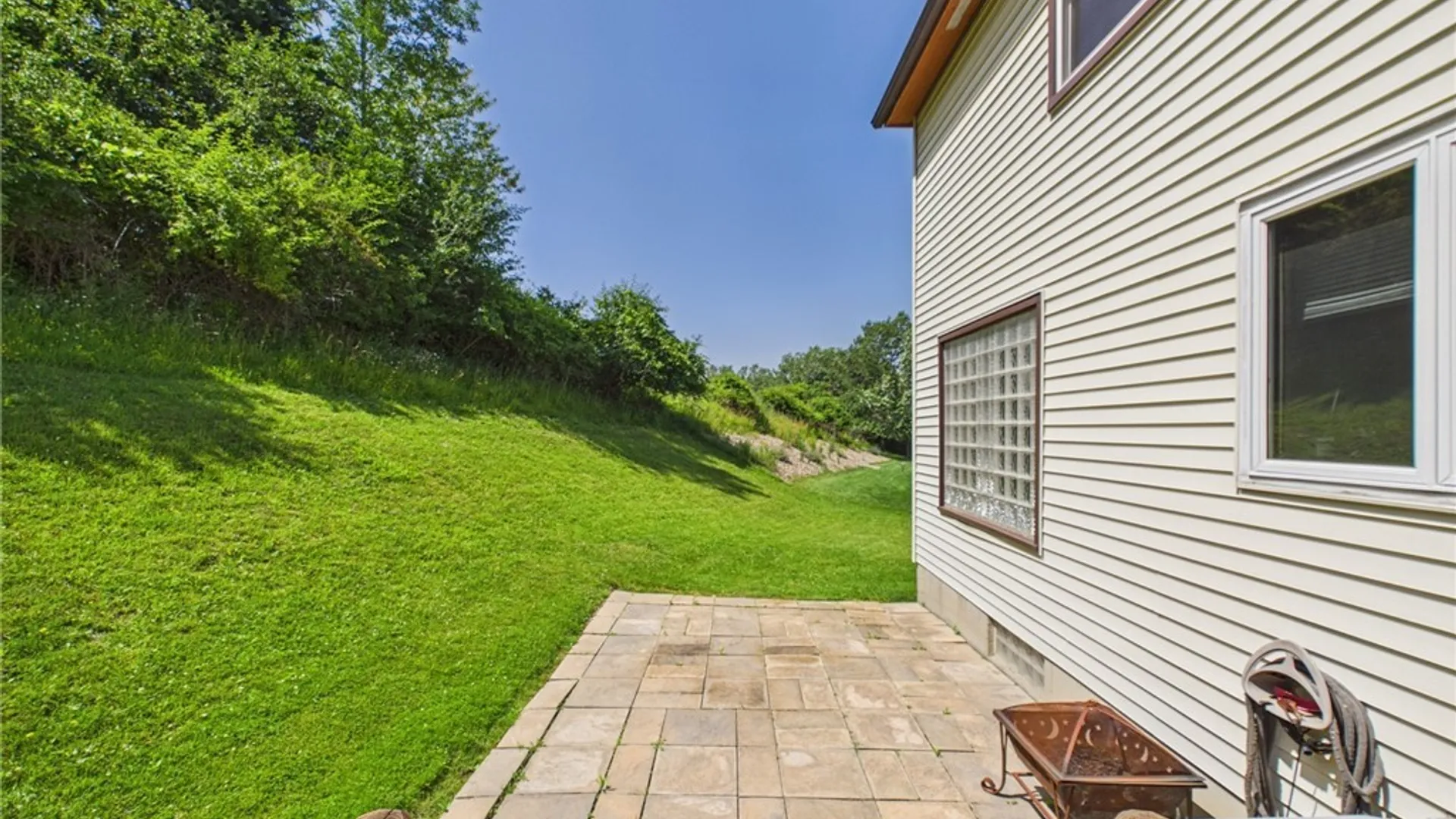 Property at 73 Larsen Lane, West Seneca, NY 14224 18