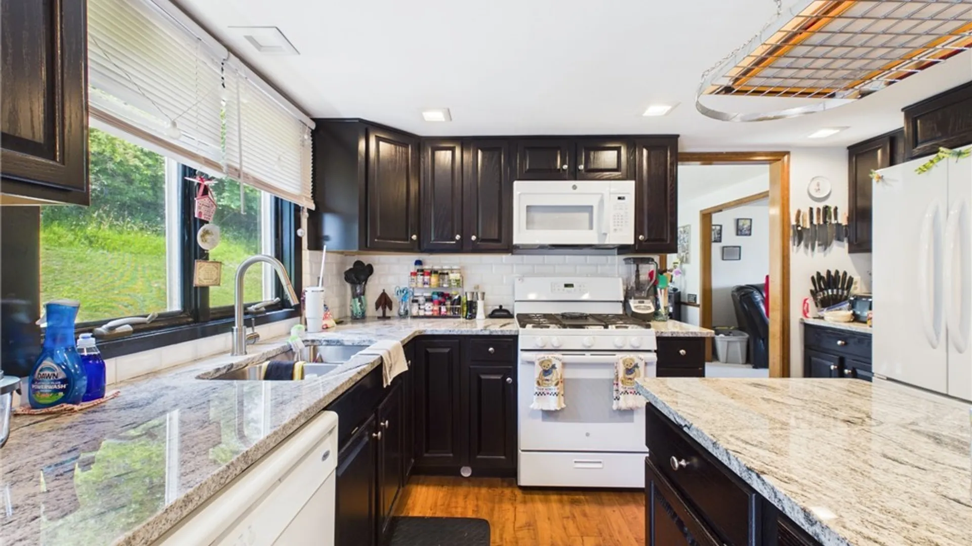 Property at 73 Larsen Lane, West Seneca, NY 14224 24