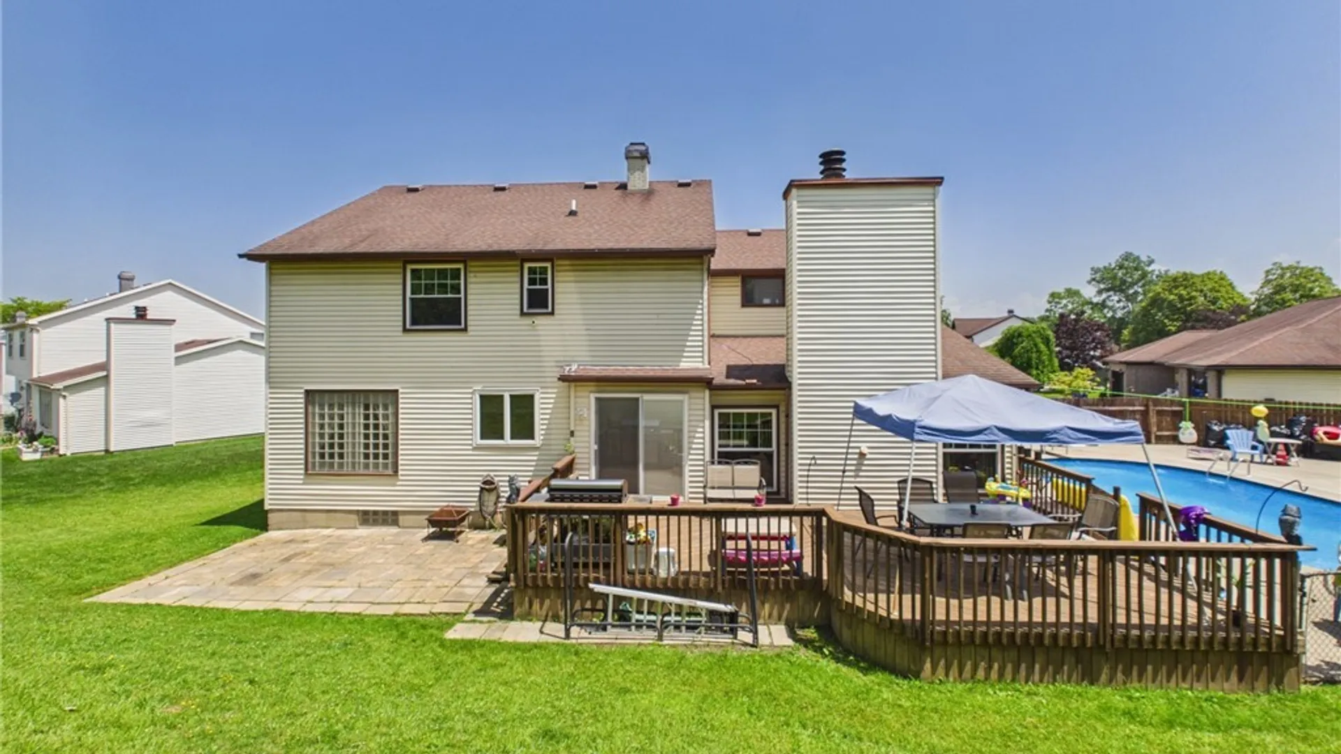 Property at 73 Larsen Lane, West Seneca, NY 14224 4