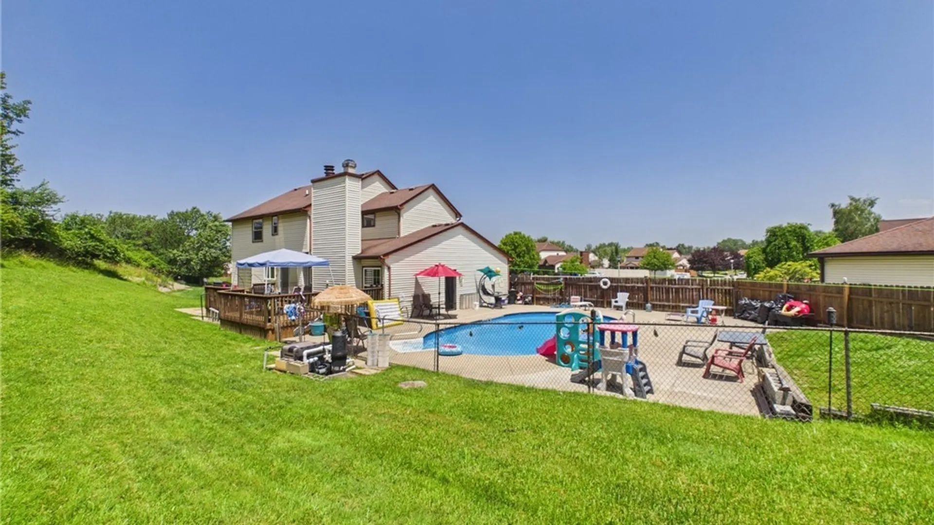 Property at 73 Larsen Lane, West Seneca, NY 14224 8