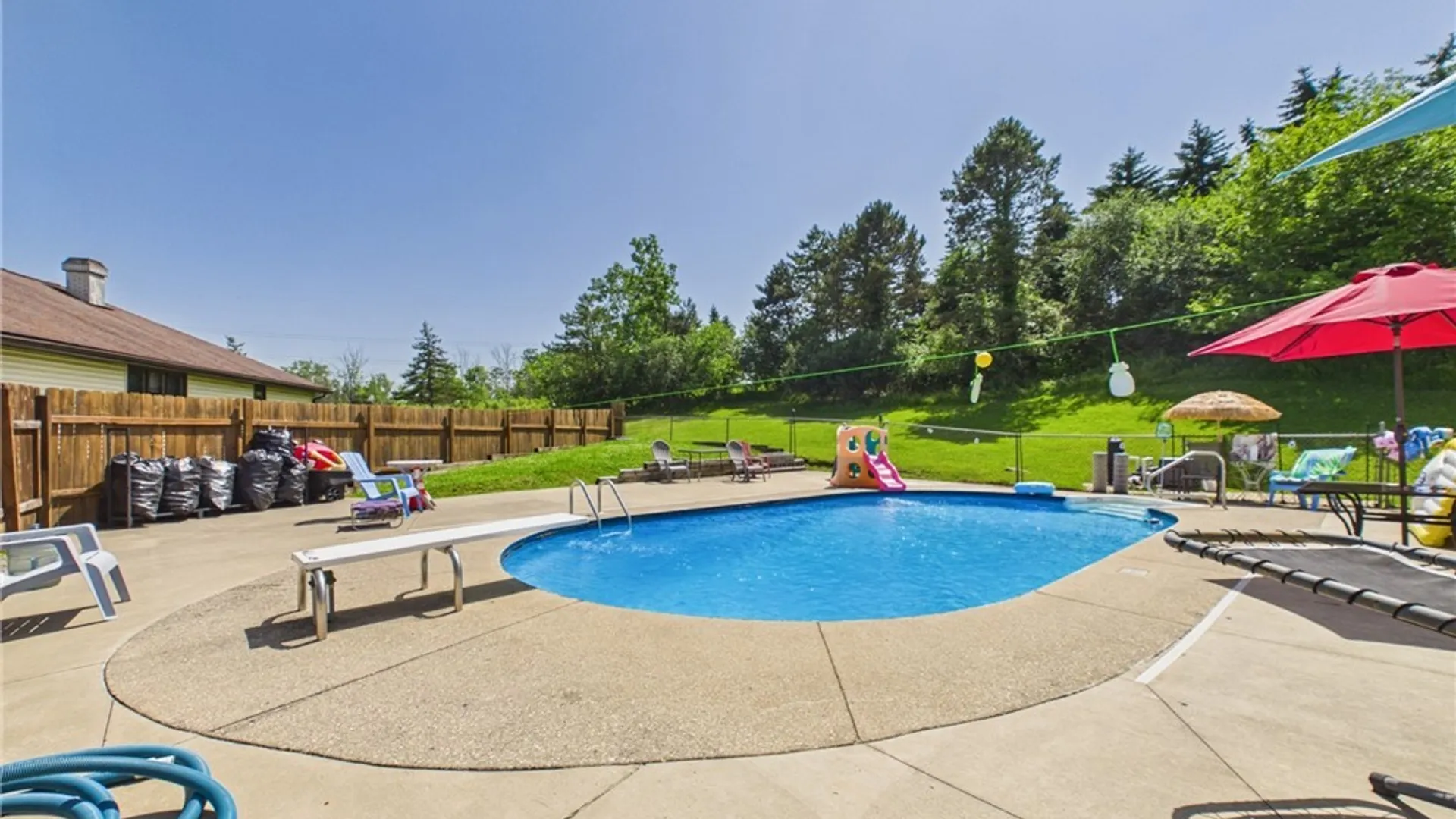 Property at 73 Larsen Lane, West Seneca, NY 14224 9