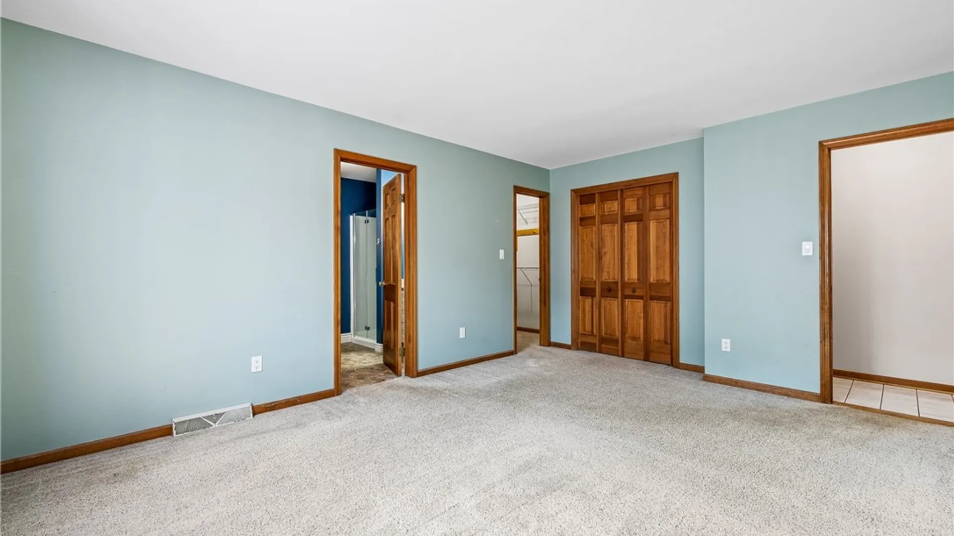 Property at 5346 Oakridge Drive, Hamburg, NY 14075 23