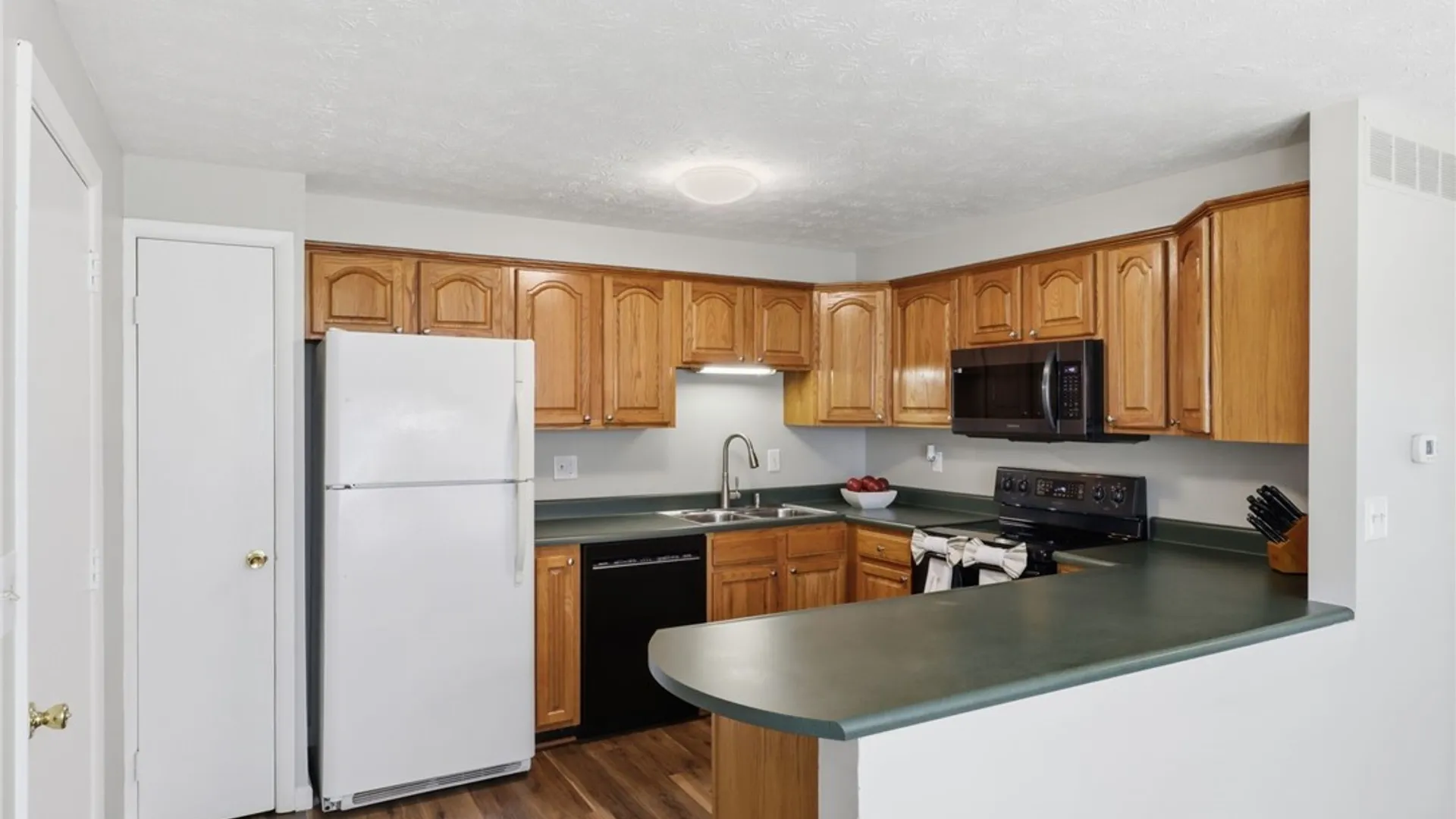 Property at 12 Hanningfield Circle, Perinton, NY 14450 12