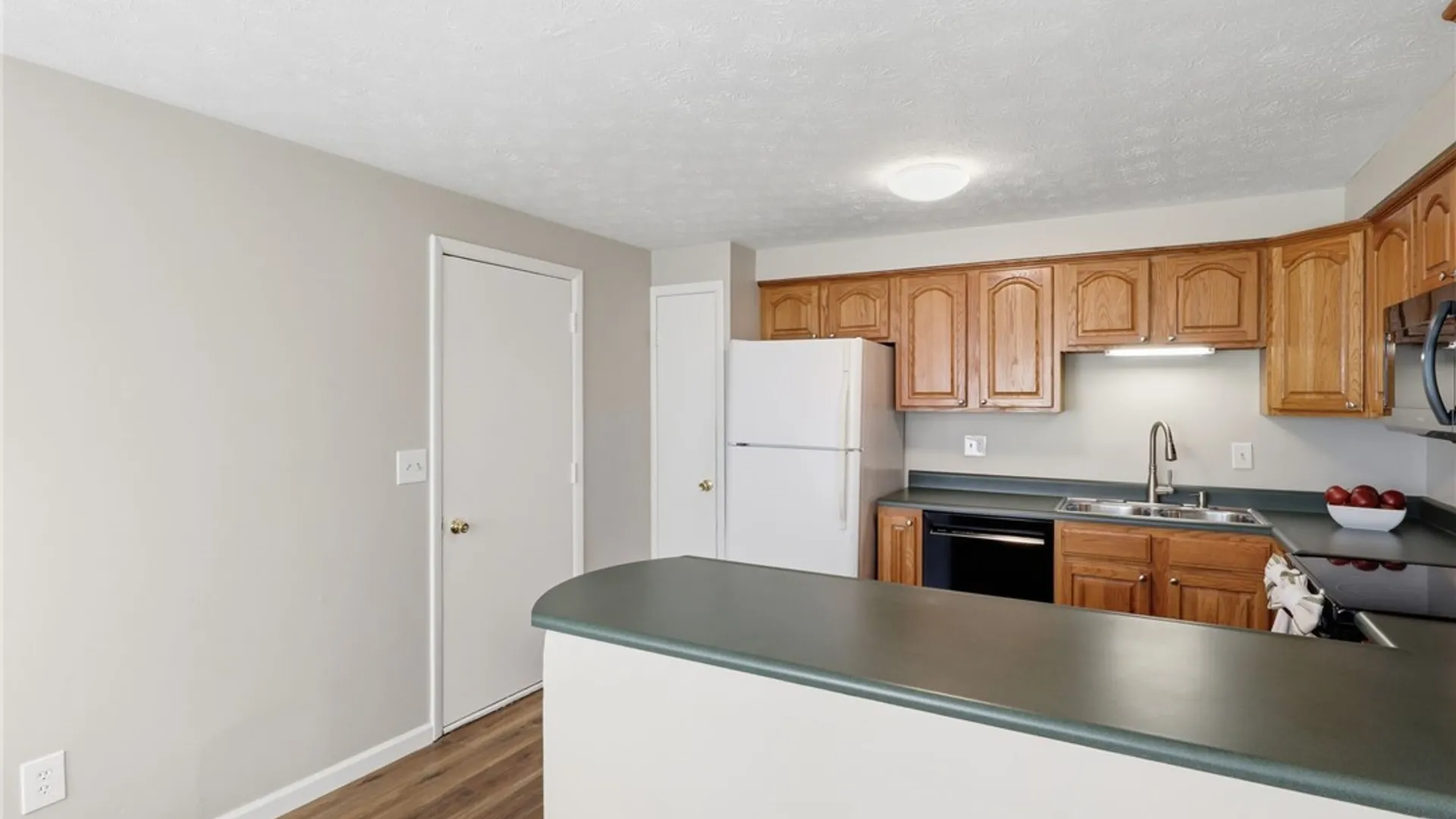 Property at 12 Hanningfield Circle, Perinton, NY 14450 13