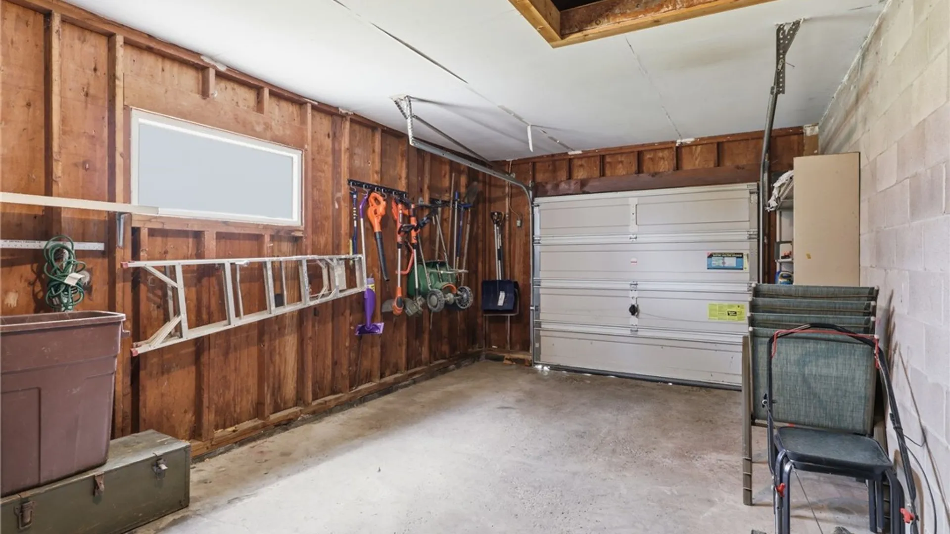 Property at 12 Hanningfield Circle, Perinton, NY 14450 32