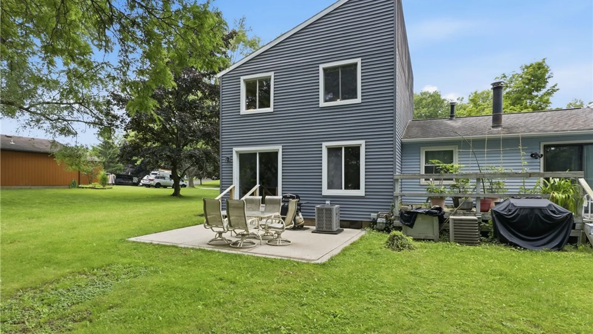 Property at 12 Hanningfield Circle, Perinton, NY 14450 35