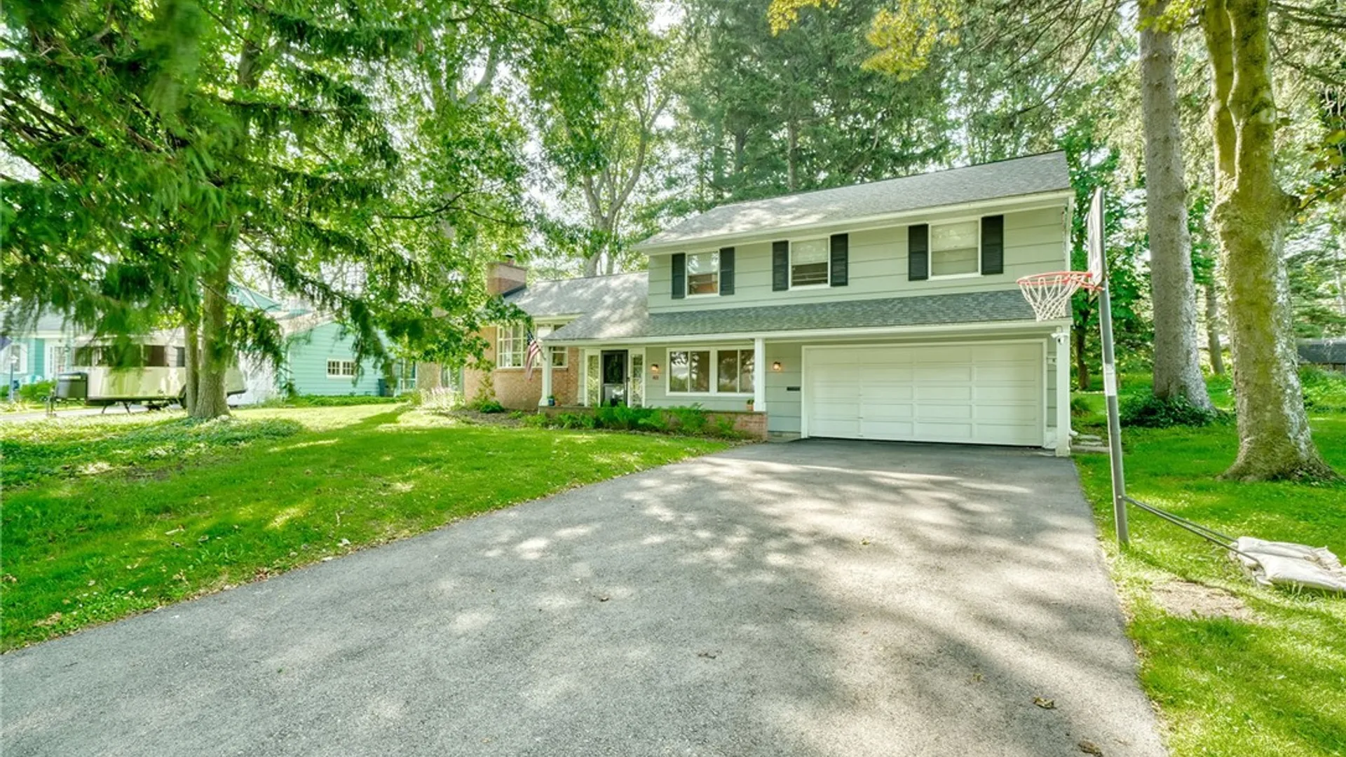Property at 83 Hillhurst Lane, Irondequoit, NY 14617 2