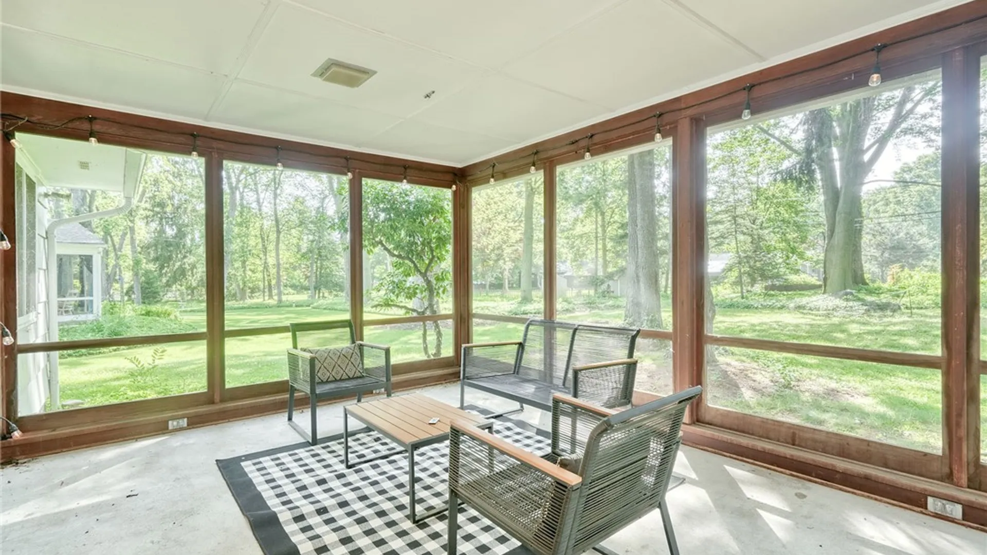 Property at 83 Hillhurst Lane, Irondequoit, NY 14617 41