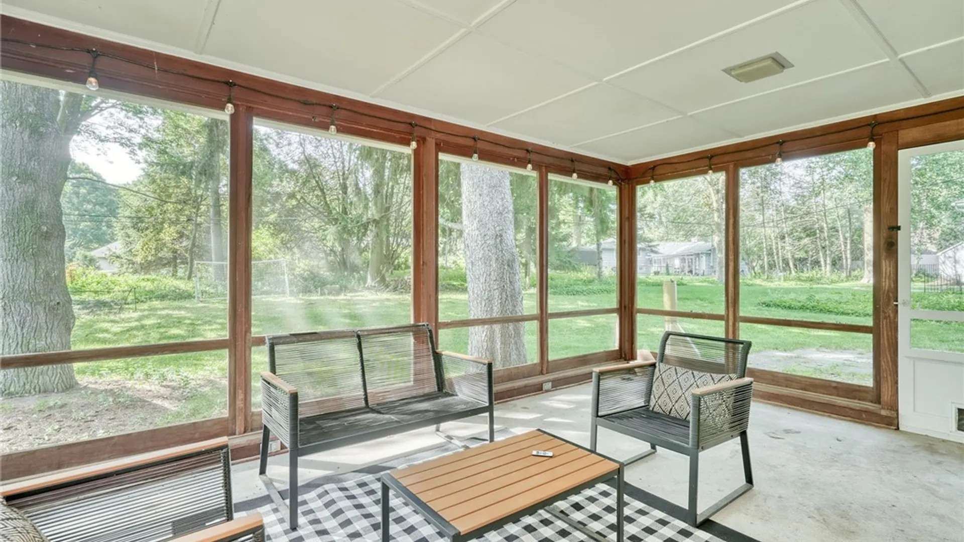 Property at 83 Hillhurst Lane, Irondequoit, NY 14617 42