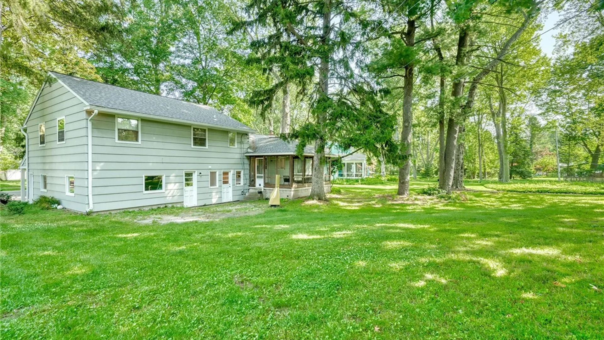 Property at 83 Hillhurst Lane, Irondequoit, NY 14617 46