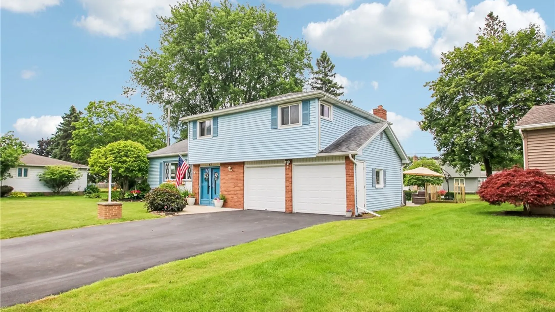 Property at 45 Sandoris Circle, Irondequoit, NY 14622 2