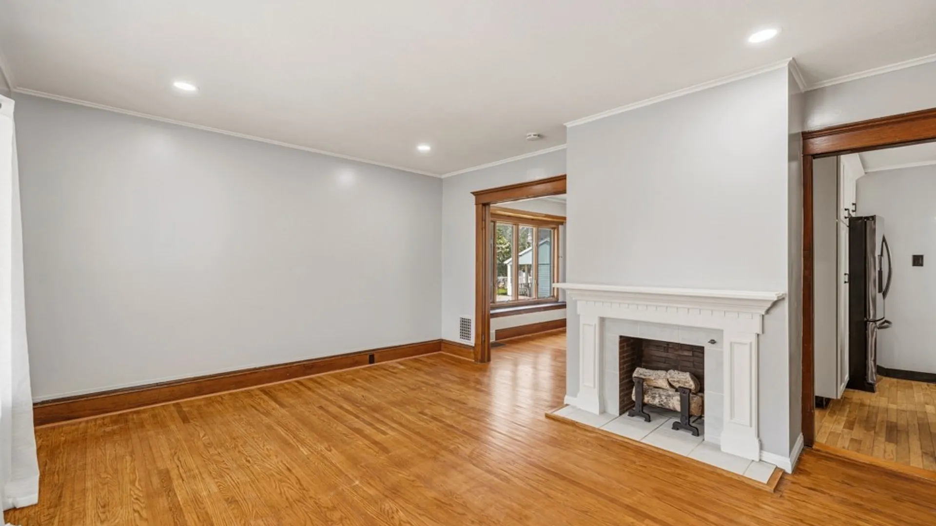 Property at 121 Tremaine Avenue, Tonawanda, NY 14217 3