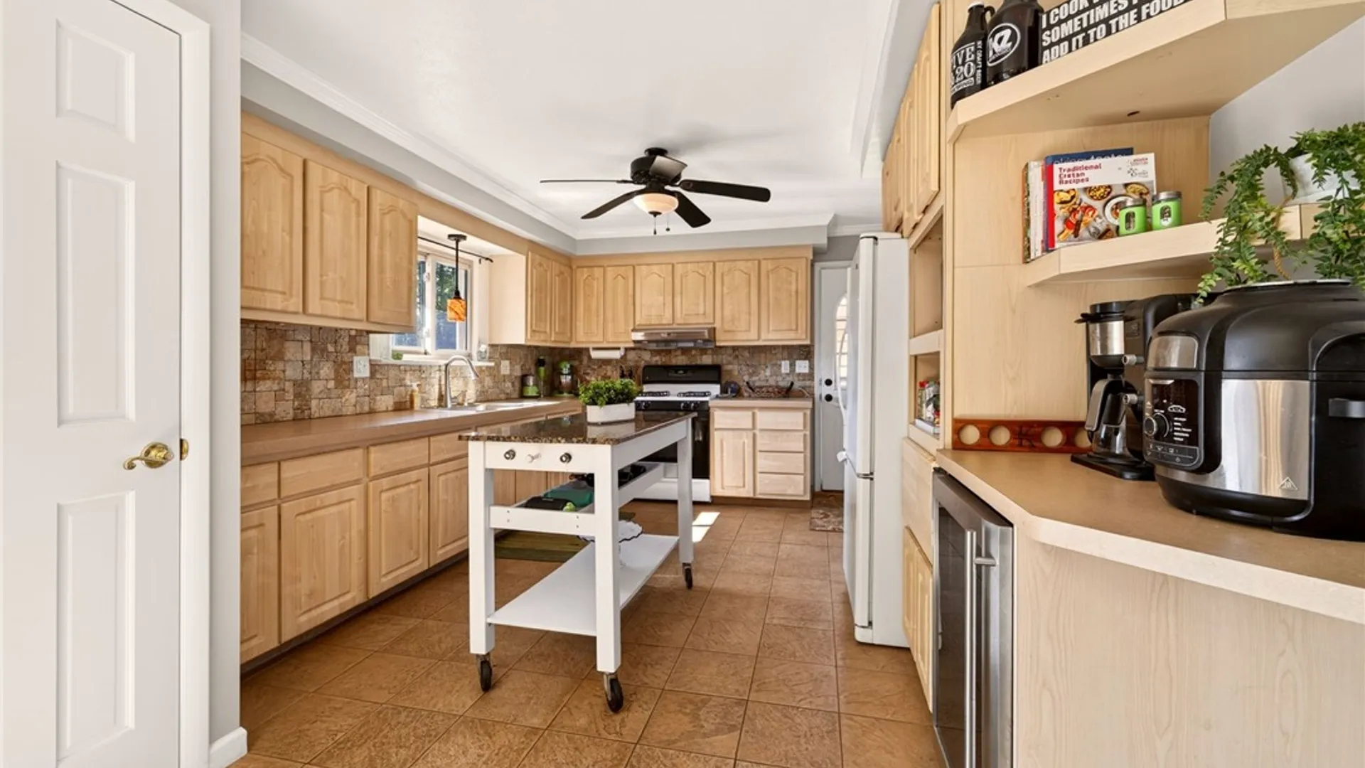 Property at 768 Dewitt Road, Webster, NY 14580 12