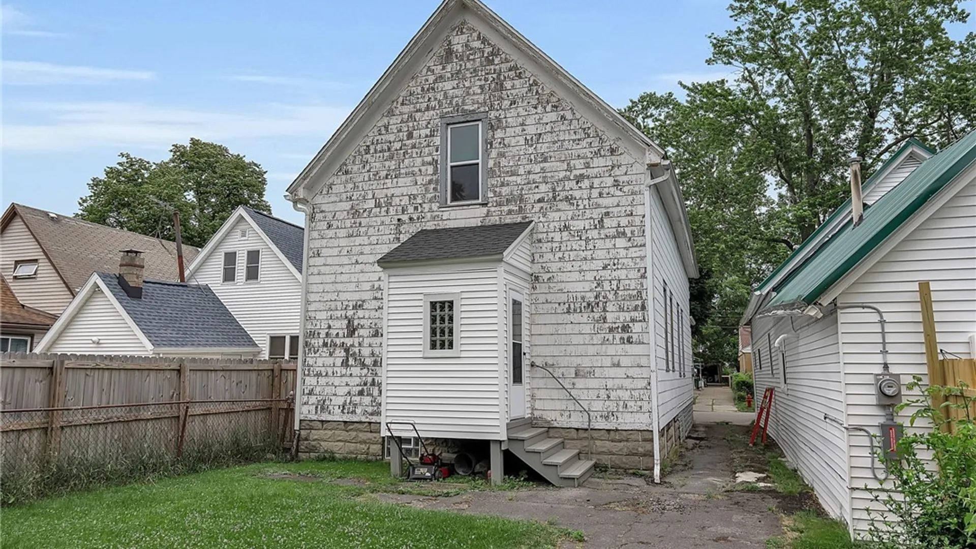 Property at 140 Benzinger Street, Buffalo, NY 14206 6