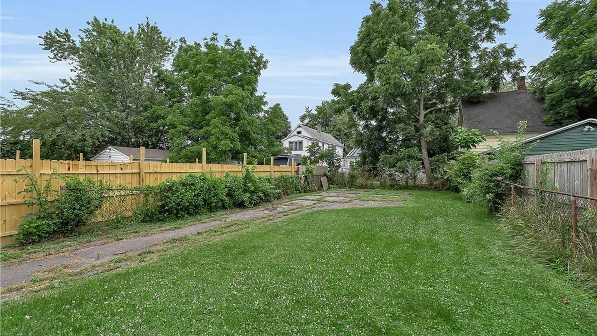 Property at 140 Benzinger Street, Buffalo, NY 14206 8