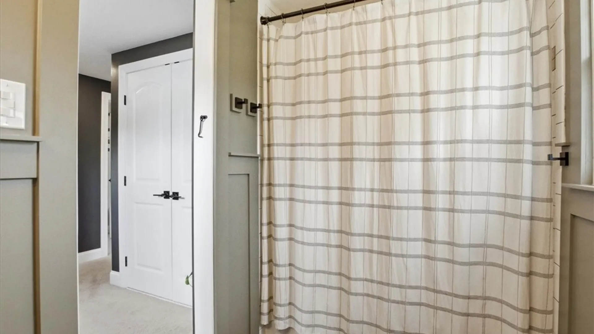 Property at 25 Camner Avenue, Lancaster, NY 14086 27