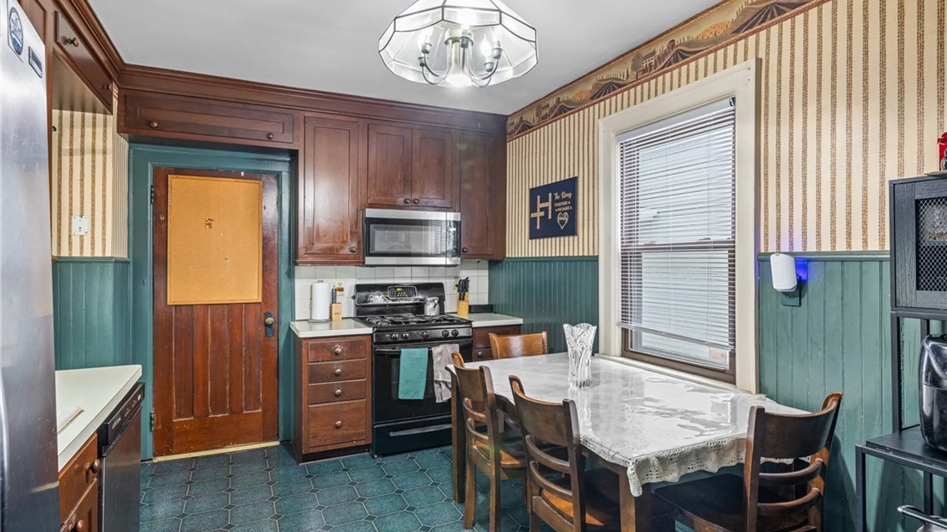 Property at 37 Fruehauf Avenue, Amherst, NY 14226 13