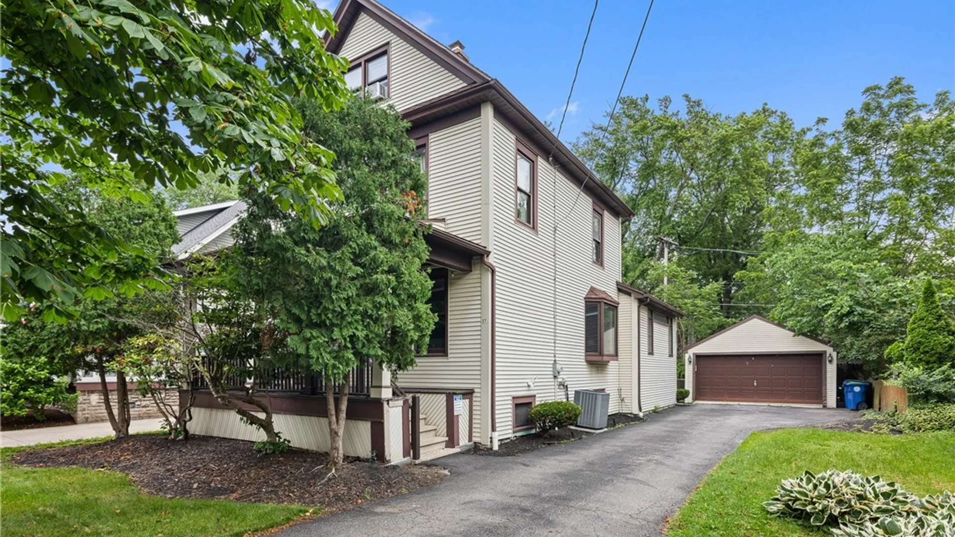 Property at 37 Fruehauf Avenue, Amherst, NY 14226 3