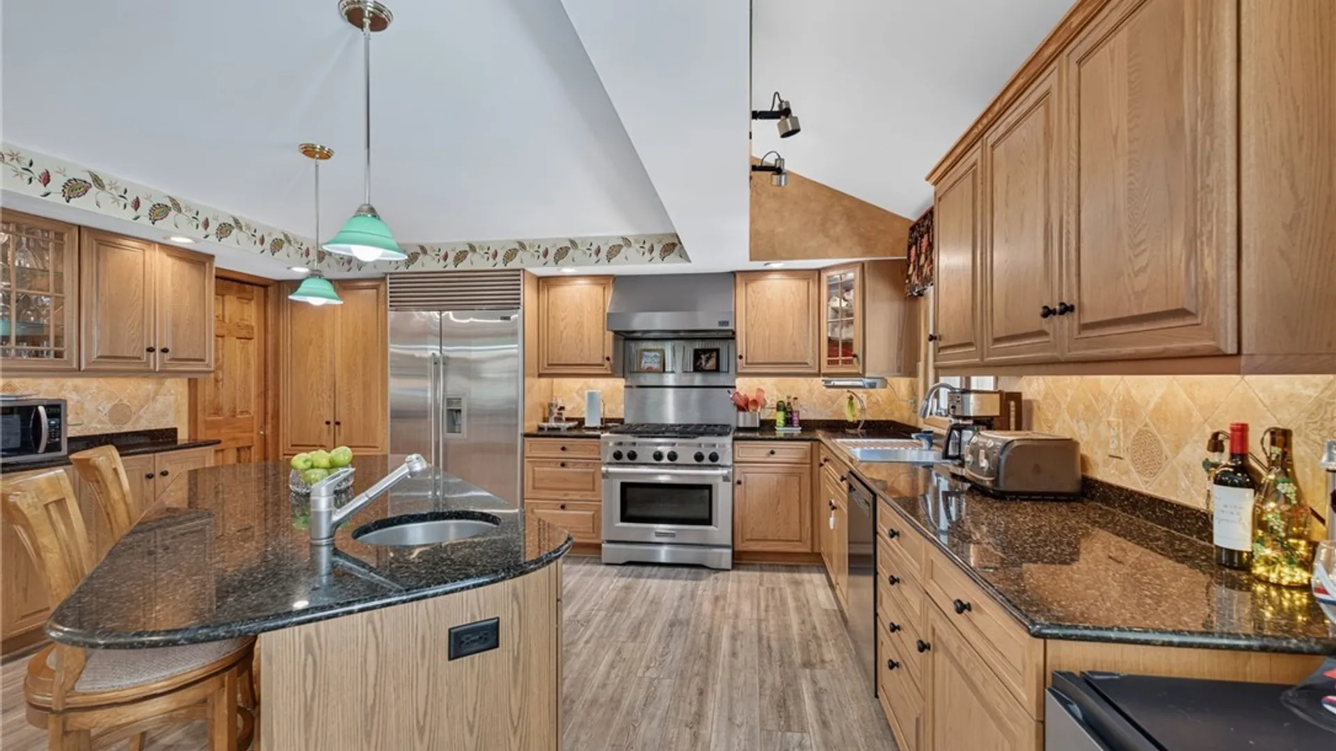 Property at 7 Shire Drive, Amherst, NY 14221 13