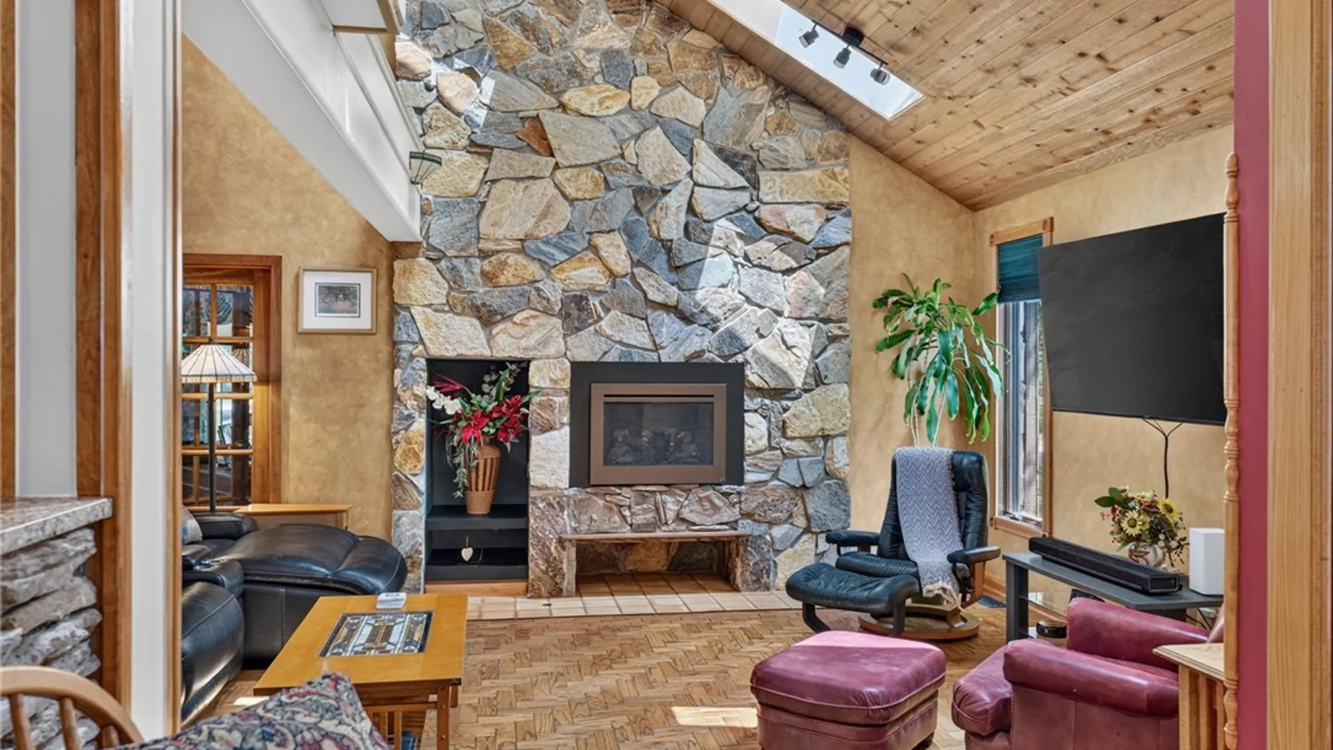 Property at 7 Shire Drive, Amherst, NY 14221 7