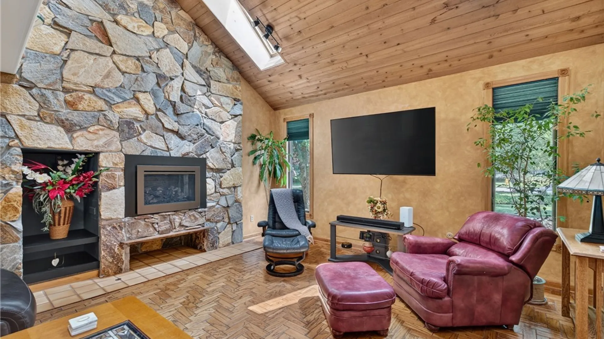 Property at 7 Shire Drive, Amherst, NY 14221 9