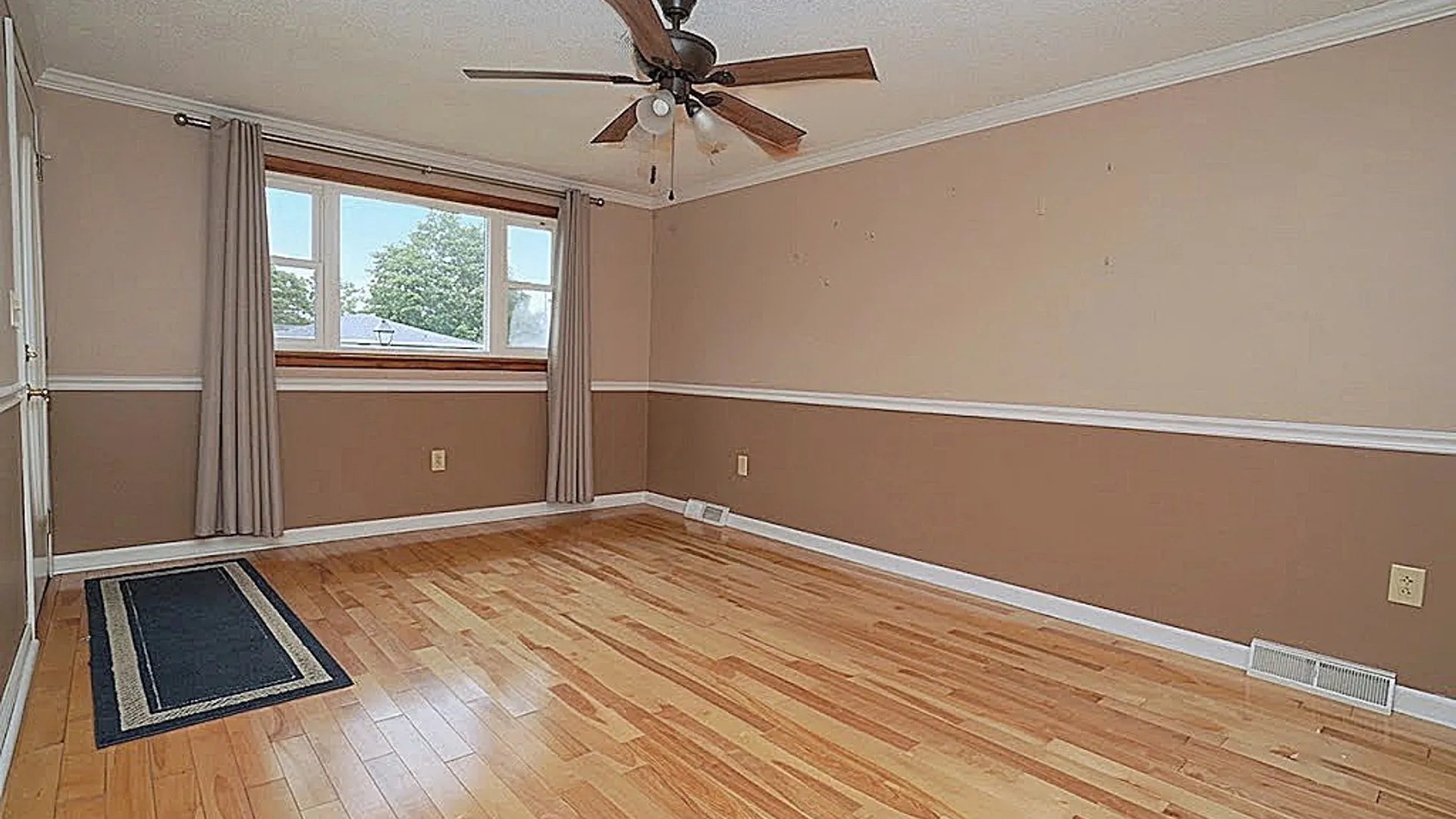 Property at 58 Hillwood Drive, Cheektowaga, NY 14227 5