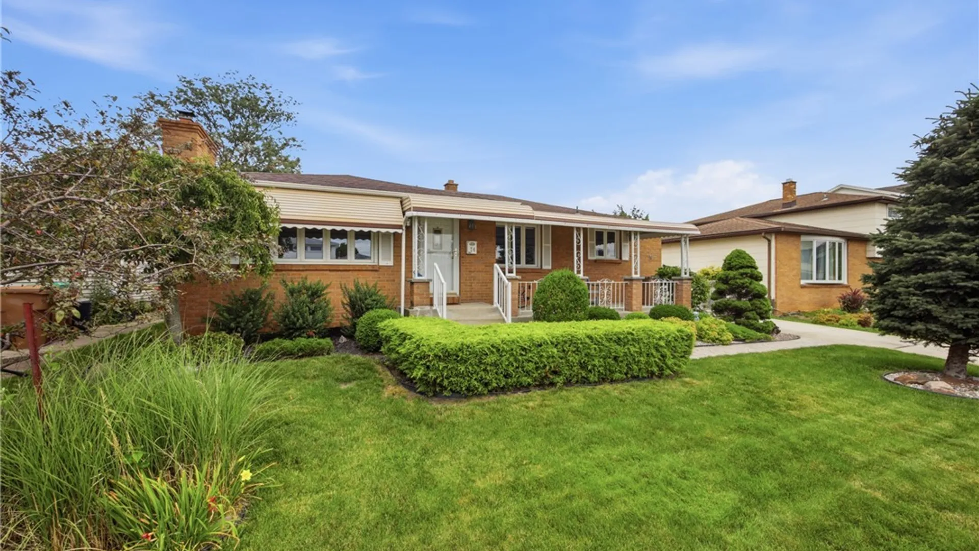 Property at 74 Leni Lane, Cheektowaga, NY 14225 2
