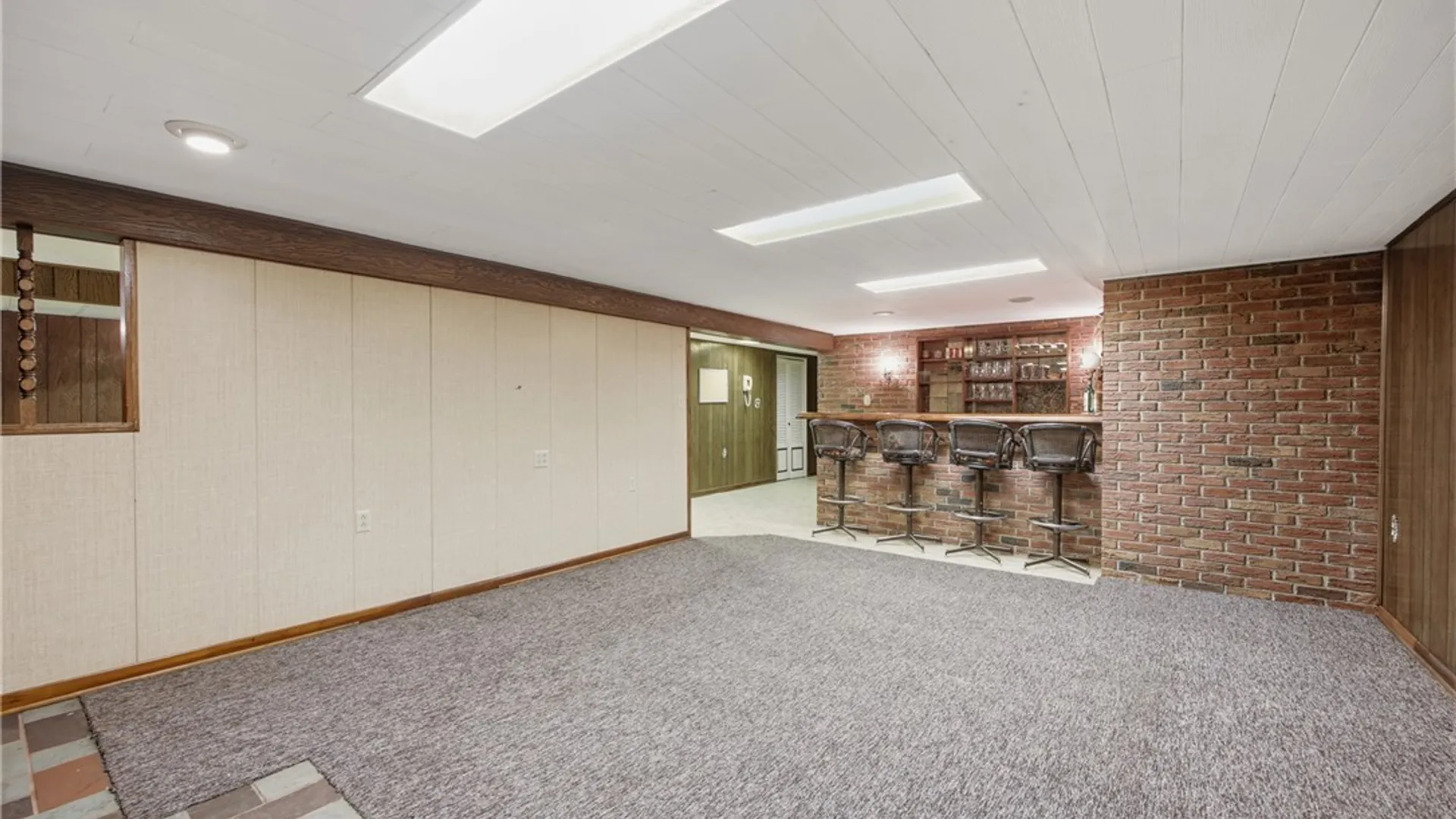 Property at 74 Leni Lane, Cheektowaga, NY 14225 29