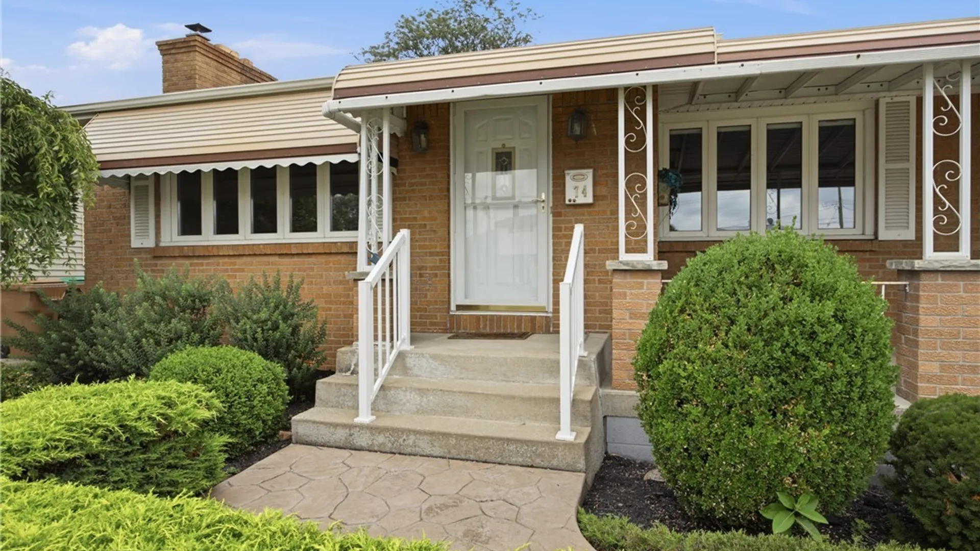 Property at 74 Leni Lane, Cheektowaga, NY 14225 3