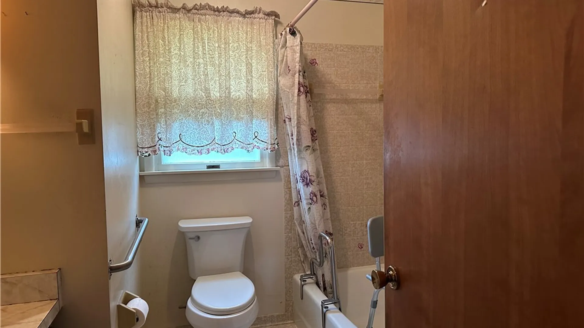 Property at 130 N Ridgelawn Drive, Irondequoit, NY 14617 22