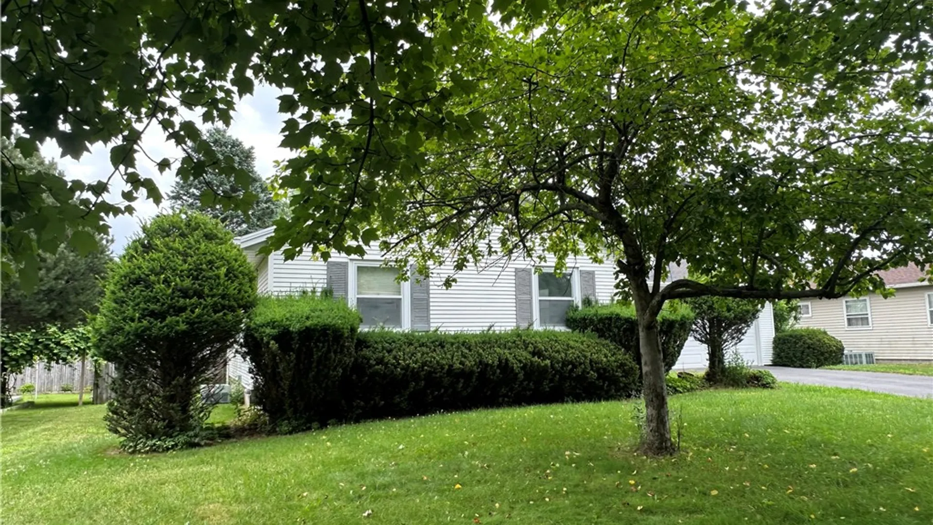 Property at 130 N Ridgelawn Drive, Irondequoit, NY 14617 37