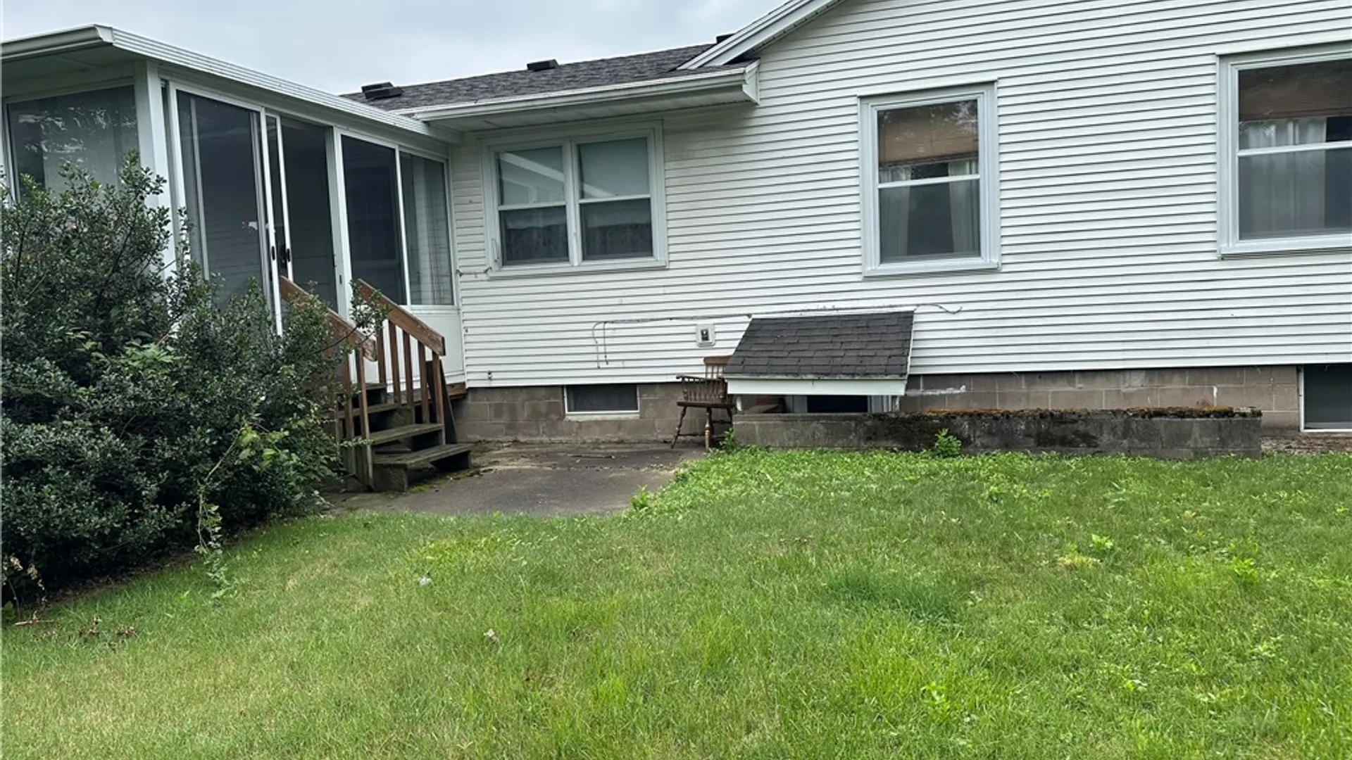 Property at 130 N Ridgelawn Drive, Irondequoit, NY 14617 39