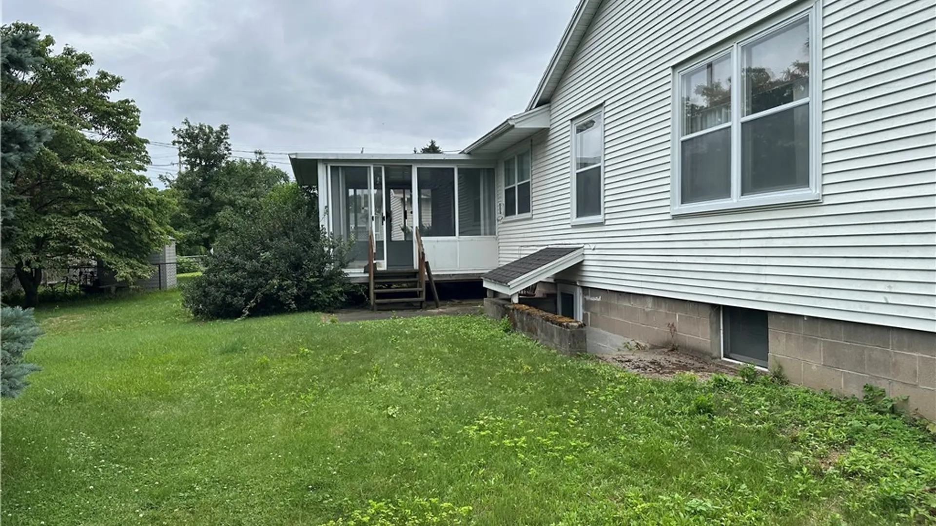 Property at 130 N Ridgelawn Drive, Irondequoit, NY 14617 40