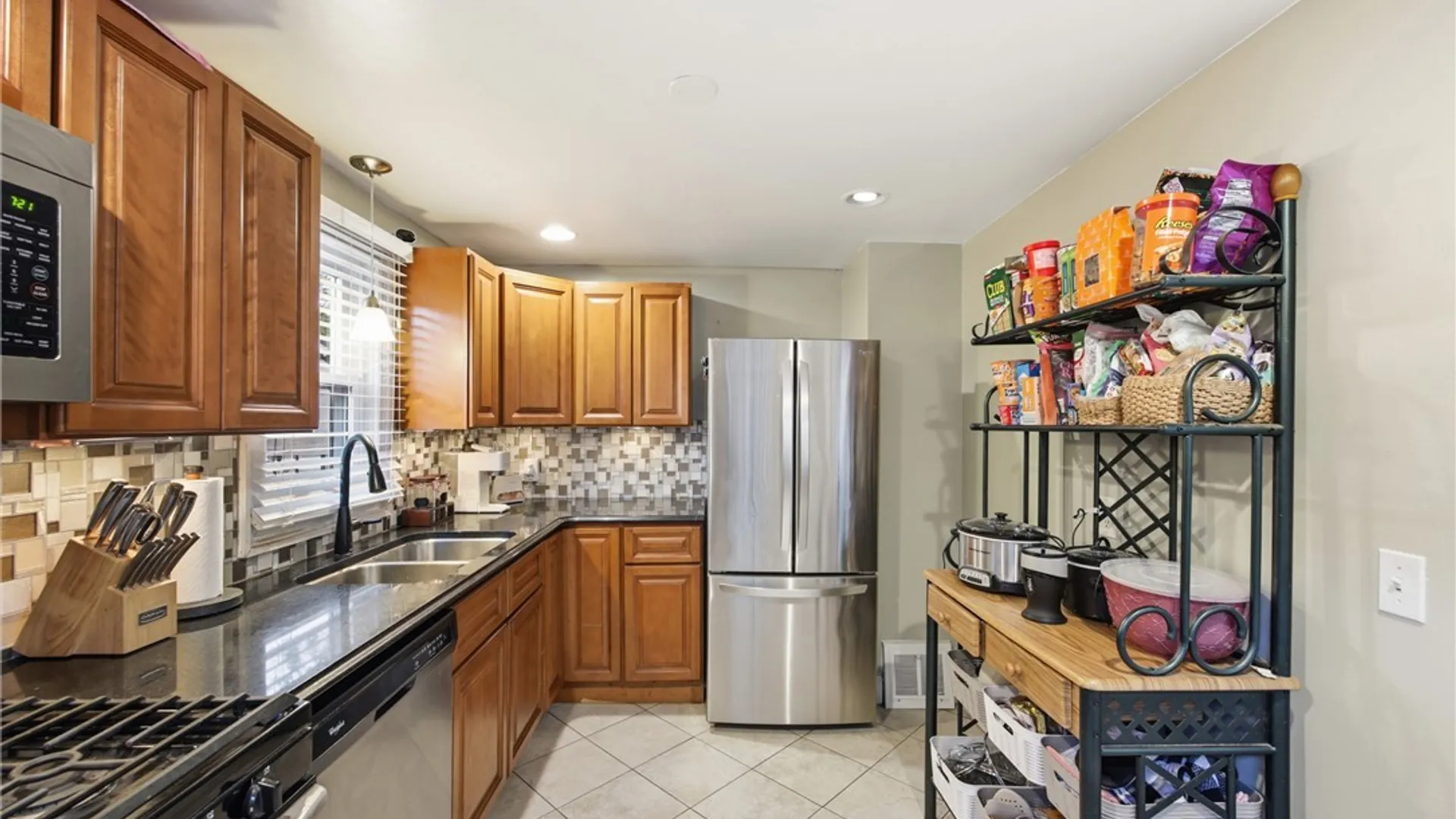Property at 830 Beach Road, Cheektowaga, NY 14225 10