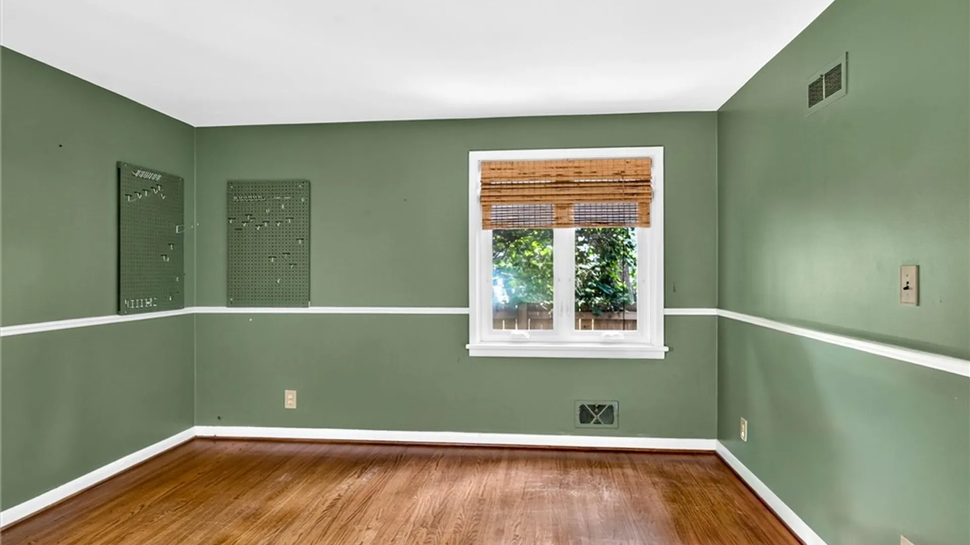Property at 6 Far View Hills Road, Brighton, NY 14620 25