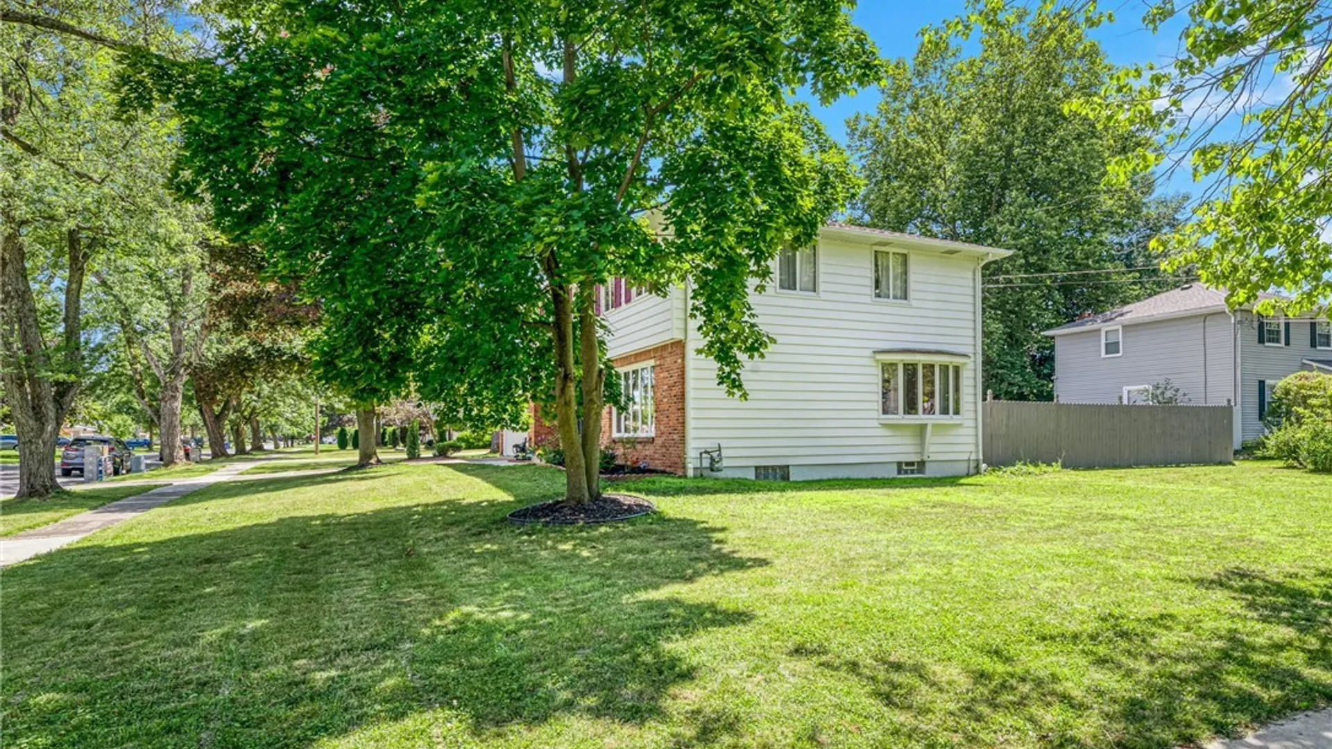 Property at 71 Chaumont Drive, Amherst, NY 14221 5