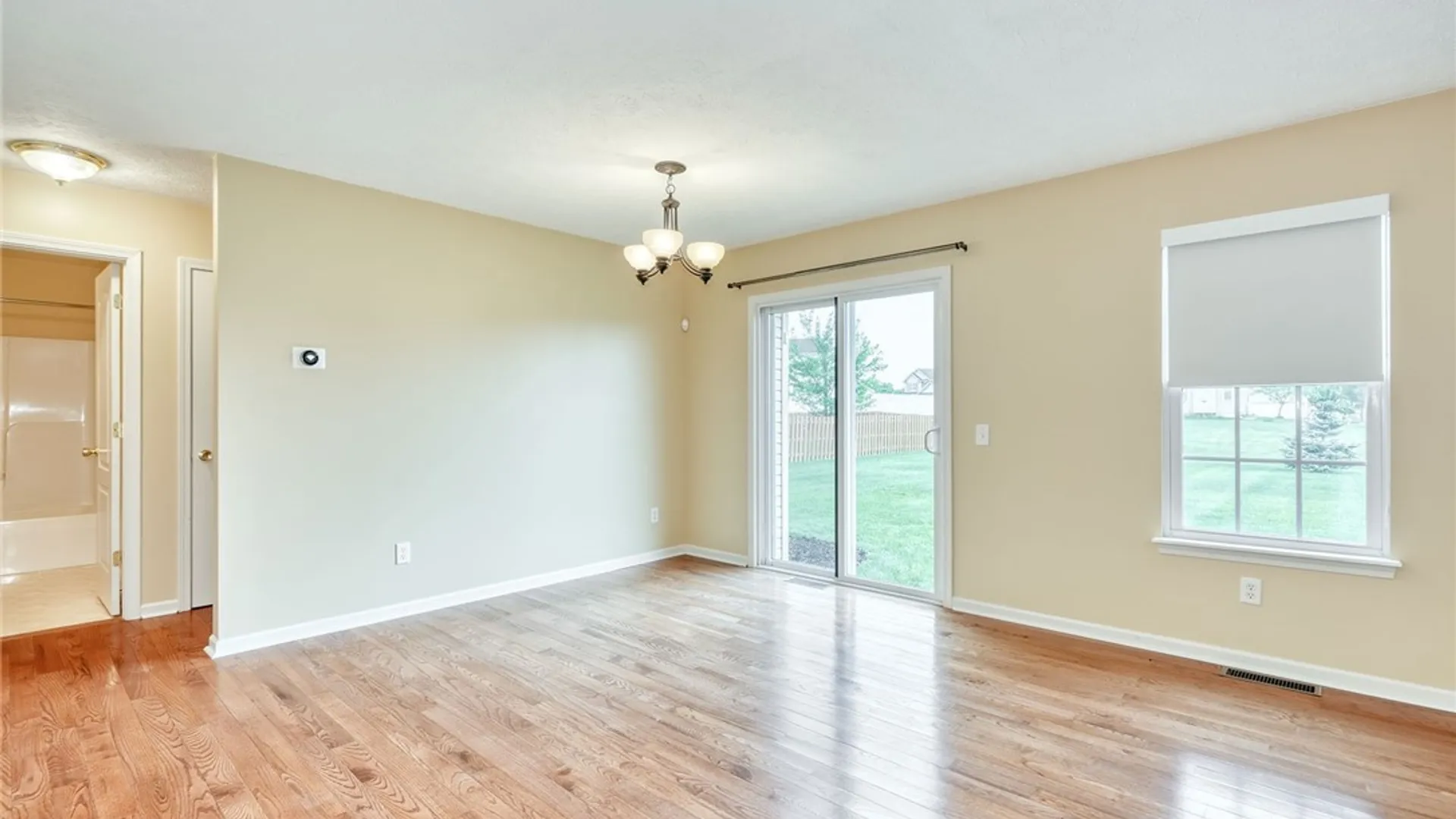 Property at 82 Harrogate Crossing, Henrietta, NY 14586 18