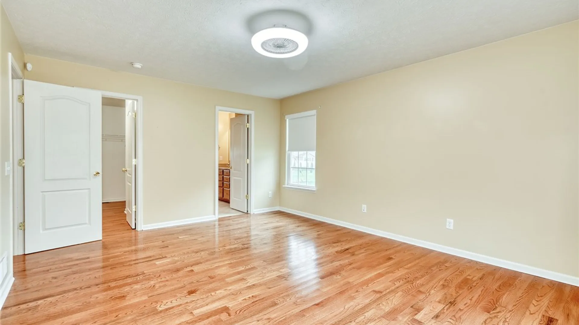 Property at 82 Harrogate Crossing, Henrietta, NY 14586 22