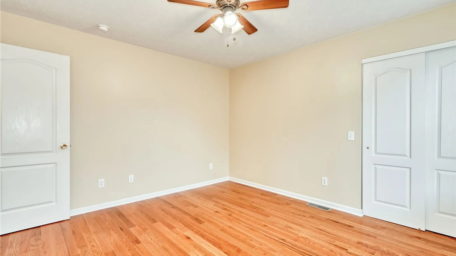 Property at 82 Harrogate Crossing, Henrietta, NY 14586 30